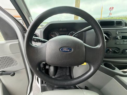 Used 2015 Ford E-350 and Econoline 350 Super Duty RWD image 18