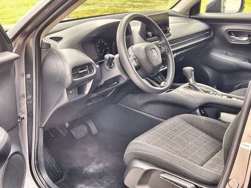 Certified 2024 Honda HR-V LX image 3
