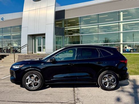 Used 2024 Ford Escape ST-Line w/ Tech Pack #1 AWD/4WD image 3