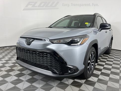 Used 2024 Toyota Corolla Cross AWD Hybrid image 30