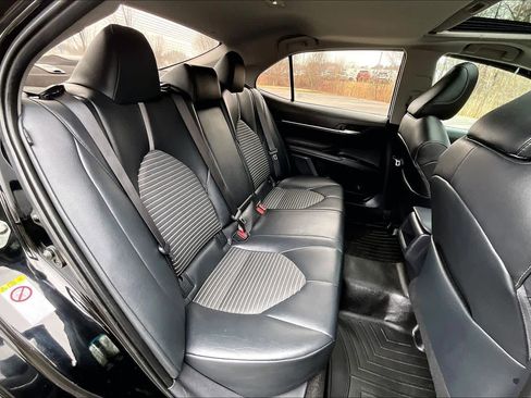 Used 2019 Toyota Camry SE image 20