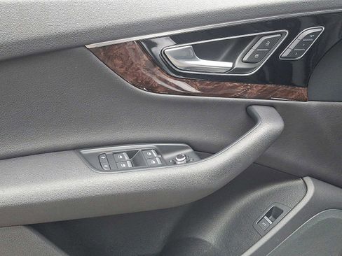 Used 2017 Audi Q7 3.0T Premium Plus image 10