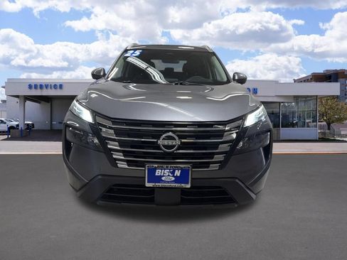Used 2025 Nissan Rogue SV w/ SV Premium Package AWD/4WD image 8