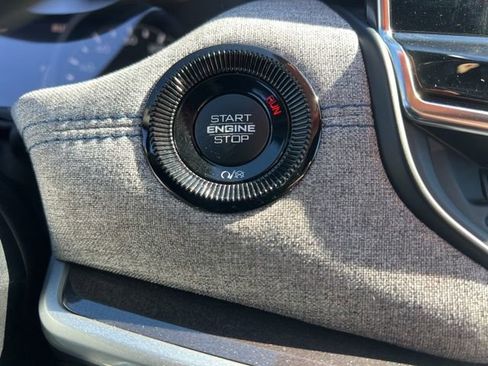 Used 2024 Jeep Compass Latitude w/ Altitude Special Edition image 17