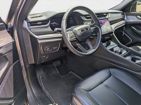 New 2025 Jeep Grand Cherokee L Limited image 9