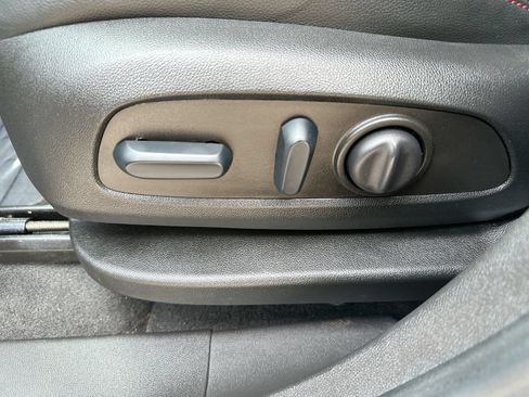Used 2022 Chevrolet Equinox RS w/ RS Leather Package FWD image 12