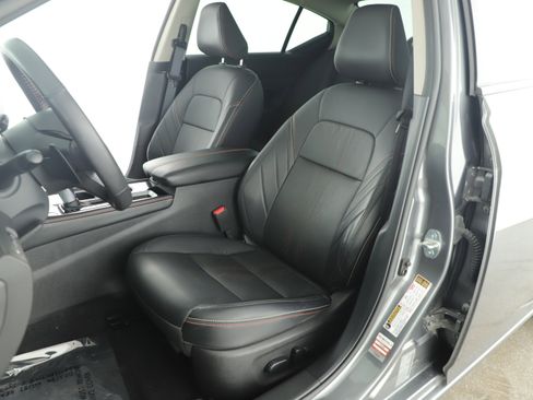 Used 2024 Nissan Altima 2.5 SR w/ SR Premium Package image 9