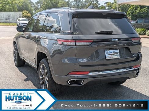 Used 2022 Jeep Grand Cherokee Overland w/ Luxury Tech Group IV image 8