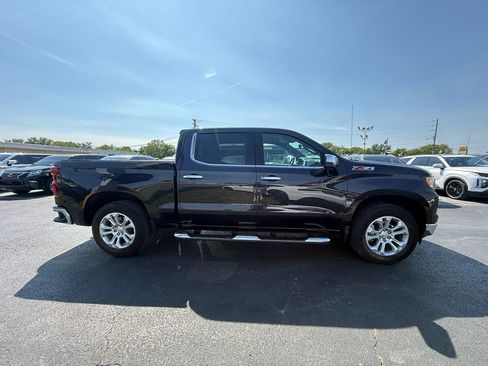 Used 2022 Chevrolet Silverado 1500 LTZ AWD/4WD image 2