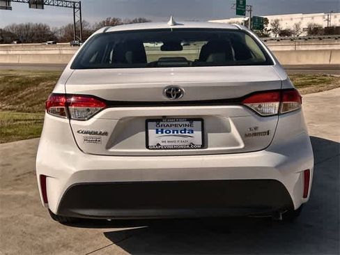 Used 2023 Toyota Corolla LE image 6