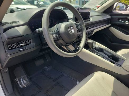 Certified 2023 Honda Accord EX image 17