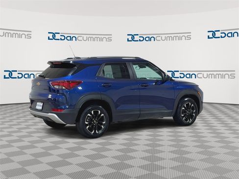 Used 2023 Chevrolet TrailBlazer LT w/ Sun and Liftgate Package image 8