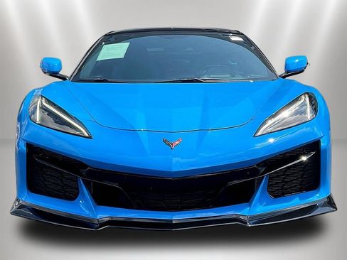 Used 2023 Chevrolet Corvette Z06 w/ Z07 Performance Package RWD image 2