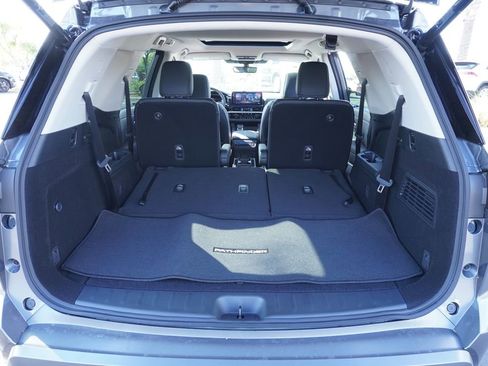 New 2026 Nissan Pathfinder SL image 8