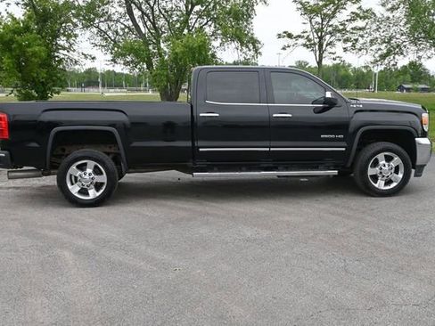 Used 2016 GMC Sierra 2500 SLT w/ Duramax Plus Package AWD/4WD image 7