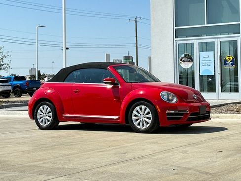 Used 2018 Volkswagen Beetle 2.0T SE FWD image 8