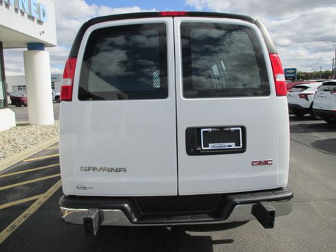 Used 2023 GMC Savana 2500 w/ Driver Convenience Package image 4