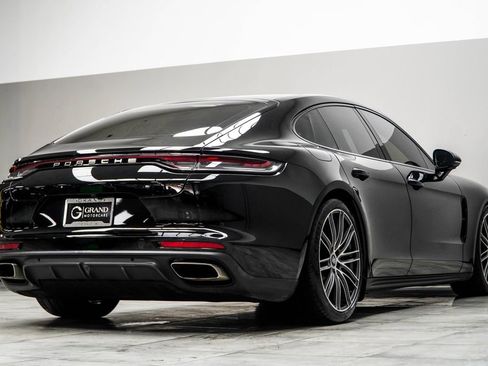 Used 2021 Porsche Panamera w/ Premium Package RWD image 13
