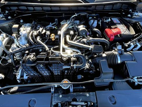 Used 2025 Nissan Altima 2.5 SV image 31