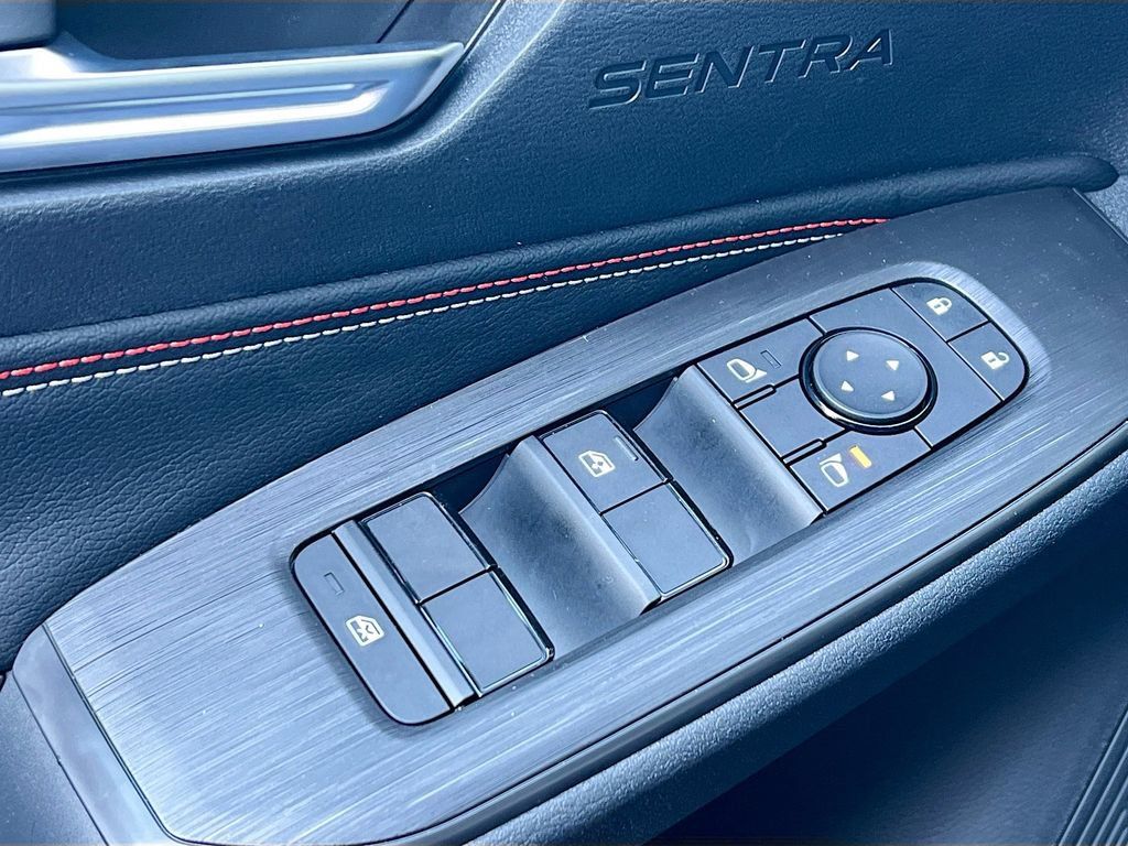 Used 2026 Nissan Sentra SR w/ SR Premium Package FWD image 17