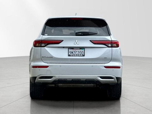 Used 2024 Mitsubishi Outlander SE image 4