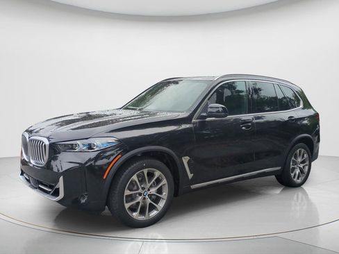 New 2026 BMW X5 xDrive40i w/ Premium Package AWD/4WD image 1