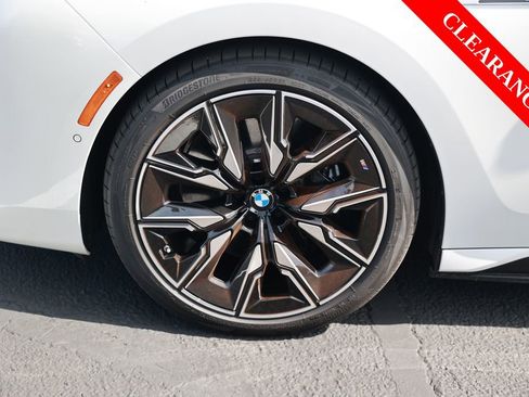 Used 2025 BMW i7 M70 w/ Executive Package image 11