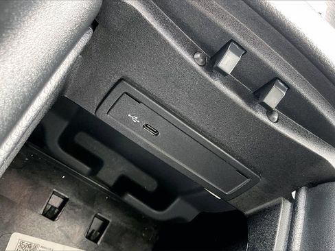 Used 2022 Mercedes-Benz GLE 350 4MATIC w/ Premium Package image 32