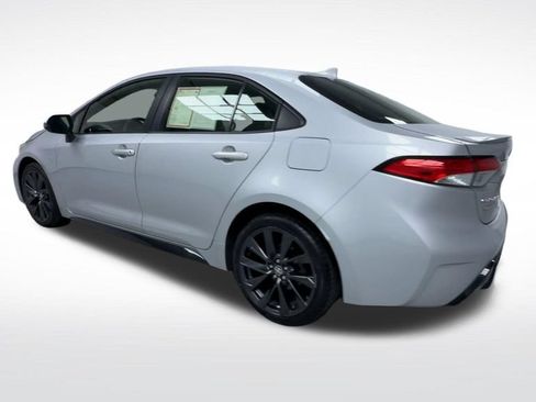 Certified 2023 Toyota Corolla SE w/ SE Premium Package FWD image 7
