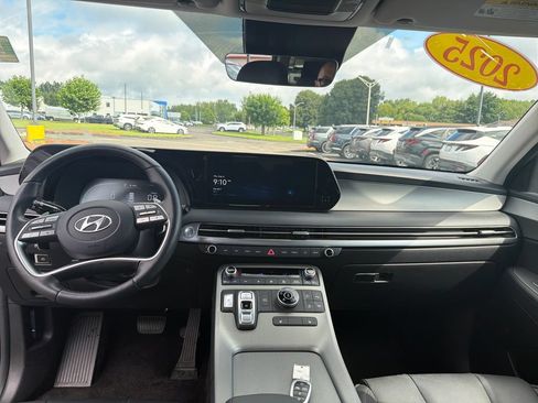 Used 2025 Hyundai Palisade SEL AWD/4WD image 14