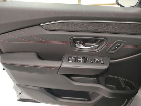 New 2026 Honda Pilot Black Edition image 9
