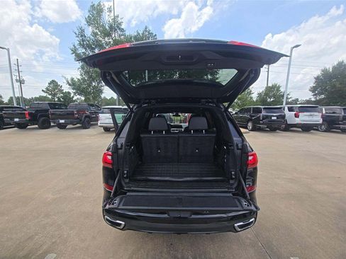 Used 2022 BMW X7 xDrive40i w/ M Sport Package AWD/4WD image 13