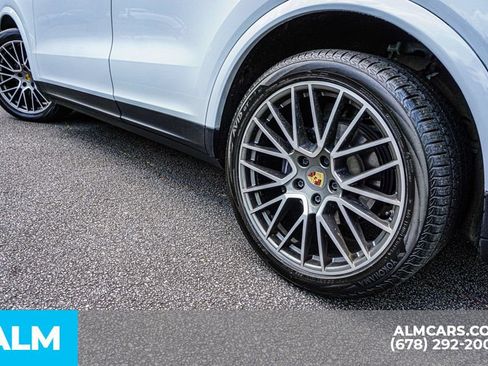 Used 2022 Porsche Cayenne Platinum Edition AWD/4WD image 15