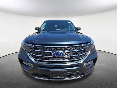 Used 2022 Ford Explorer XLT w/ Equipment Group 202A AWD/4WD image 2