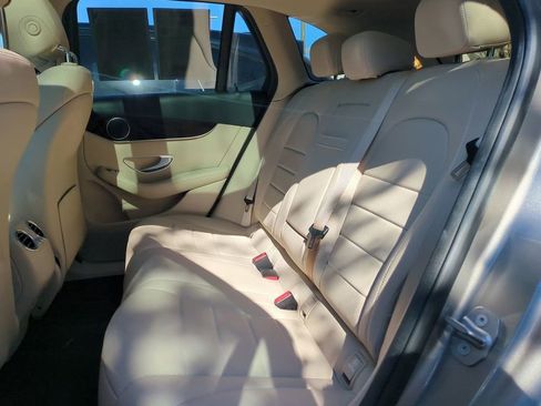 Used 2020 Mercedes-Benz GLC 300 image 13