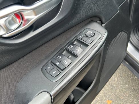 Used 2014 Jeep Cherokee Latitude w/ Trailer Tow Group AWD/4WD image 19