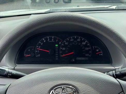 Used 2005 Toyota Camry LE FWD image 26
