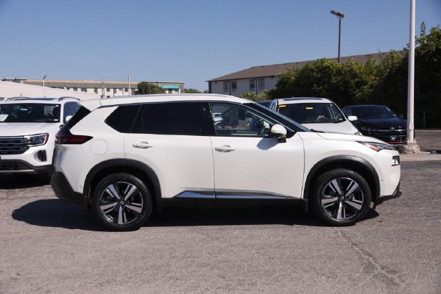 Used 2023 Nissan Rogue SL w/ SL Premium Package FWD image 6