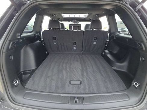 New 2025 Jeep Grand Cherokee Limited w/ Black Appearance Package AWD/4WD image 16