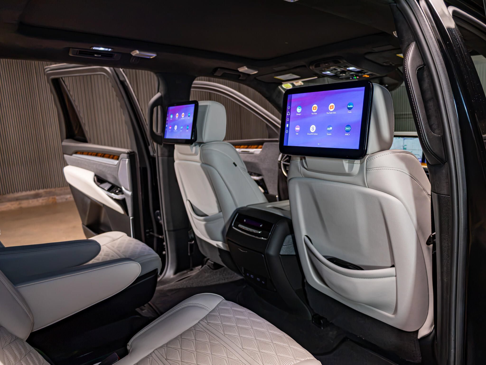 Used 2025 Cadillac Escalade Sport Platinum w/ LPO, Floor Liner Package AWD/4WD image 26
