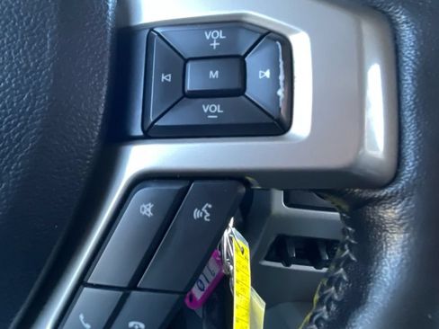 Used 2017 Ford F250 Lariat w/ Lariat Value Package AWD/4WD image 23