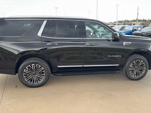 Used 2025 GMC Yukon Elevation w/ Technology Package AWD/4WD image 9