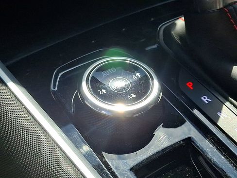 Used 2023 Chevrolet Colorado Z71 w/ Z71 Convenience Package 2 AWD/4WD image 24