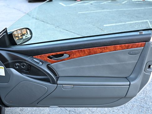 Used 2005 Mercedes-Benz SL 55 AMG image 39