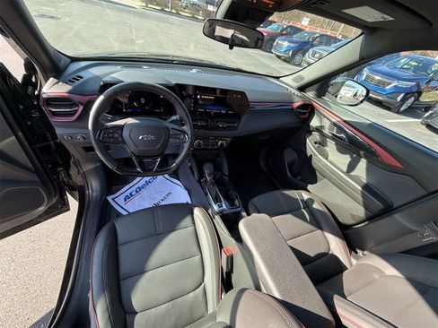 Used 2025 Chevrolet TrailBlazer RS w/ Driver Confidence Package image 20