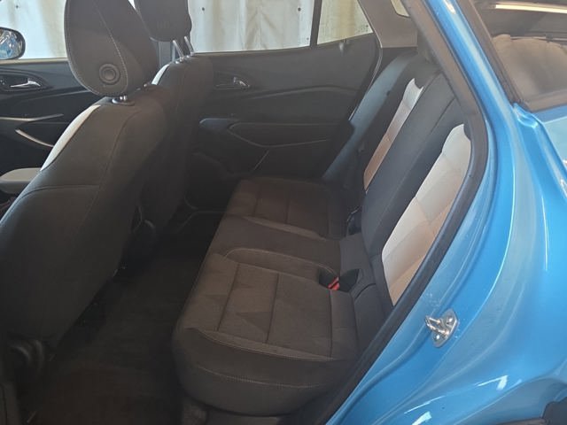 Used 2025 Chevrolet Trax LS w/ LS Convenience Package FWD image 11