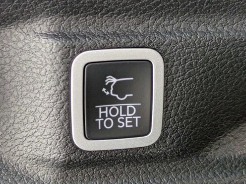 Used 2025 Jeep Grand Cherokee L Limited w/ Trailer Tow Package AWD/4WD image 13