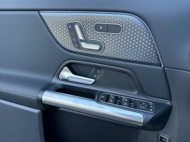 Certified 2026 Mercedes-Benz GLA 250 4MATIC image 11