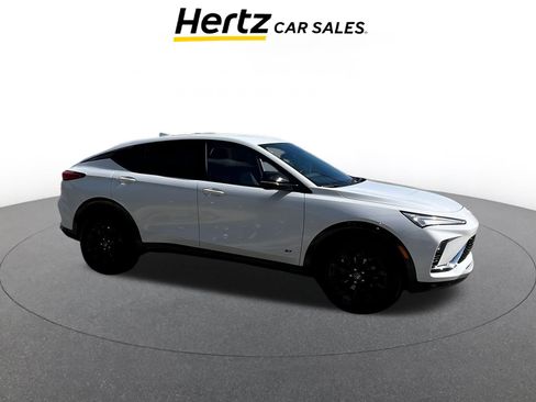 Used 2025 Buick Envista Sport Touring image 1