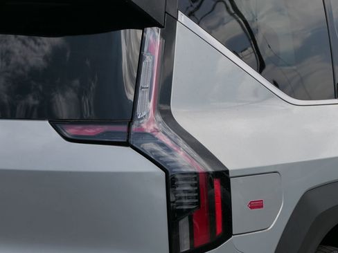 New 2026 Kia EV9 Wind image 4